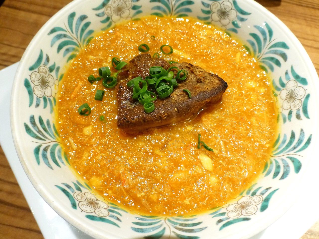 フカヒレとズワイガニの身が美味しい!フォアグラ茶碗蒸し!