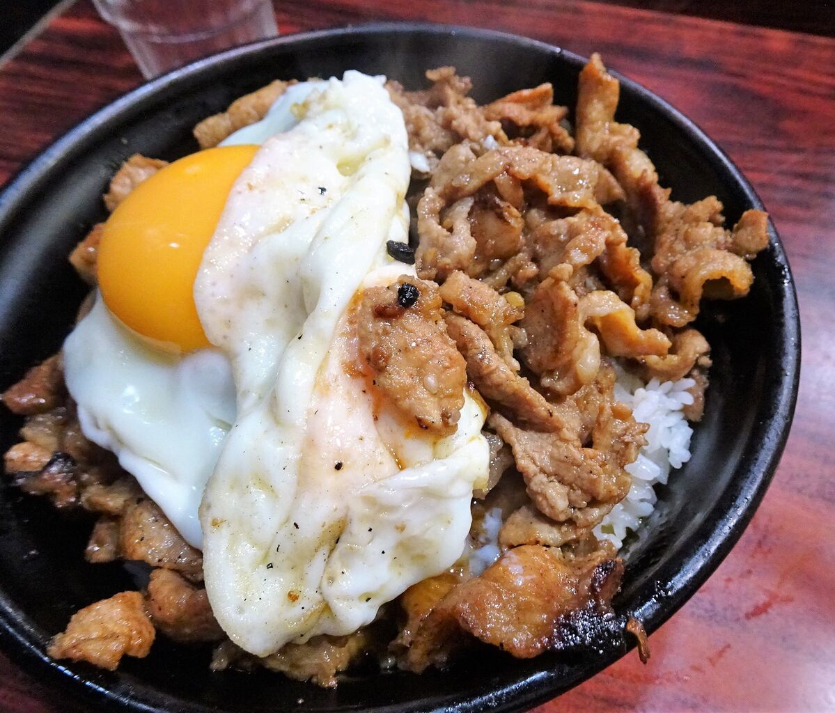 国分寺の 淡淡 で デカ盛り焼肉丼エッグ Gakudaiの週末はデカ盛り