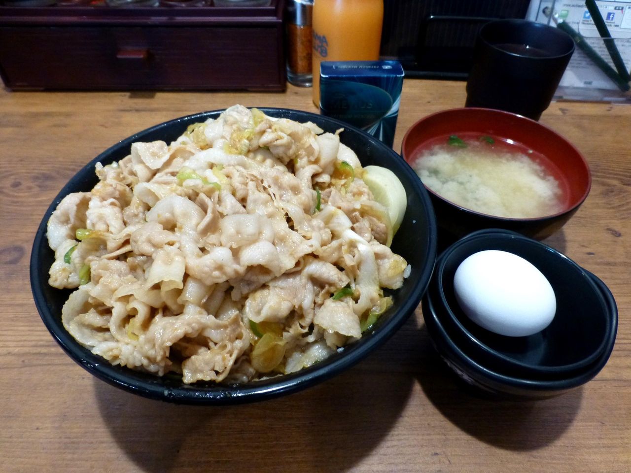 すた丼(肉飯増し)880円