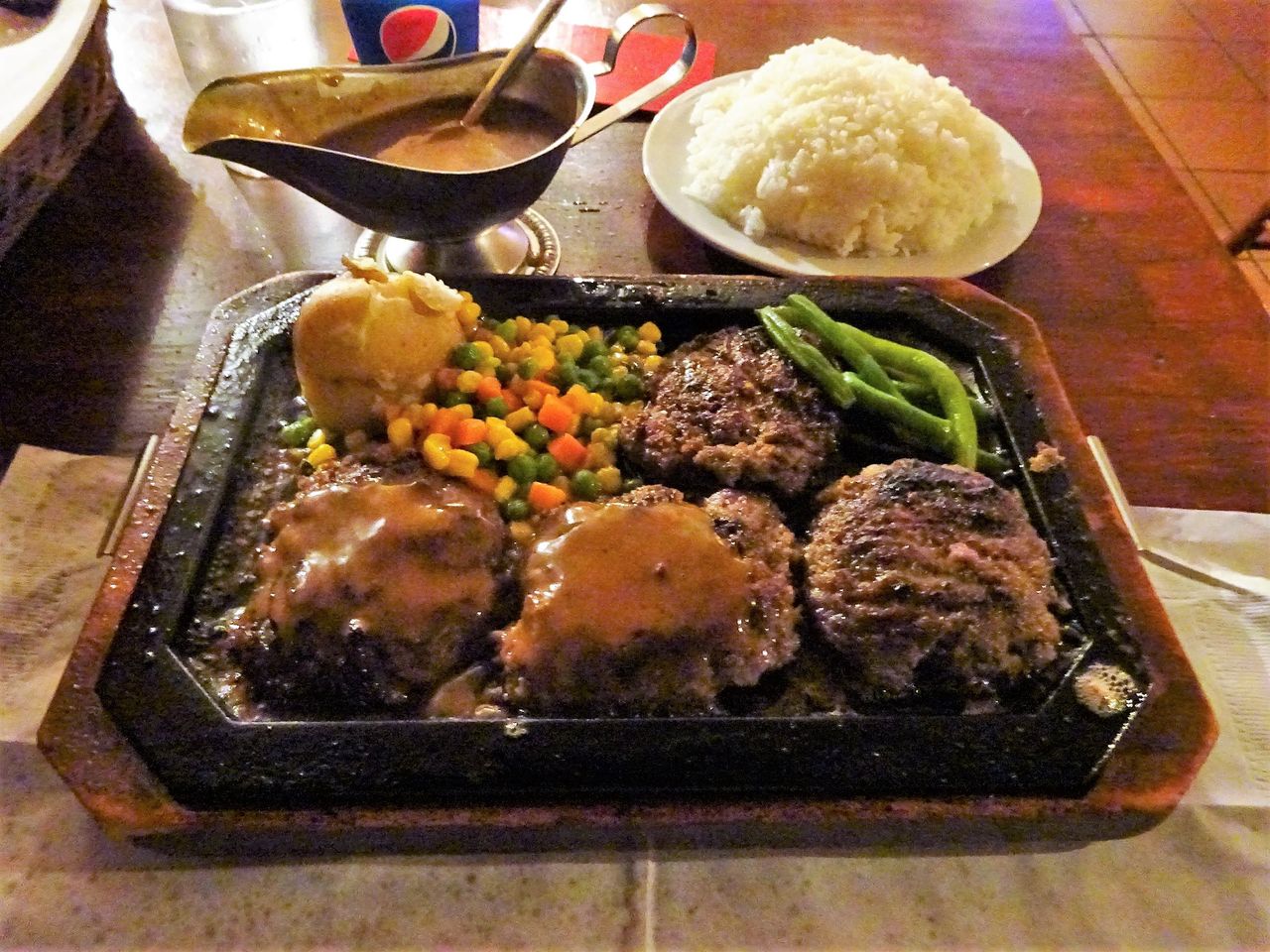 渋谷の ゴールドラッシュ で デカ盛りハンバーグ Gakudaiの週末はデカ盛り 渋谷の ゴールドラッシュ で デカ盛りハンバーグ Gakudaiの週末はデカ盛り