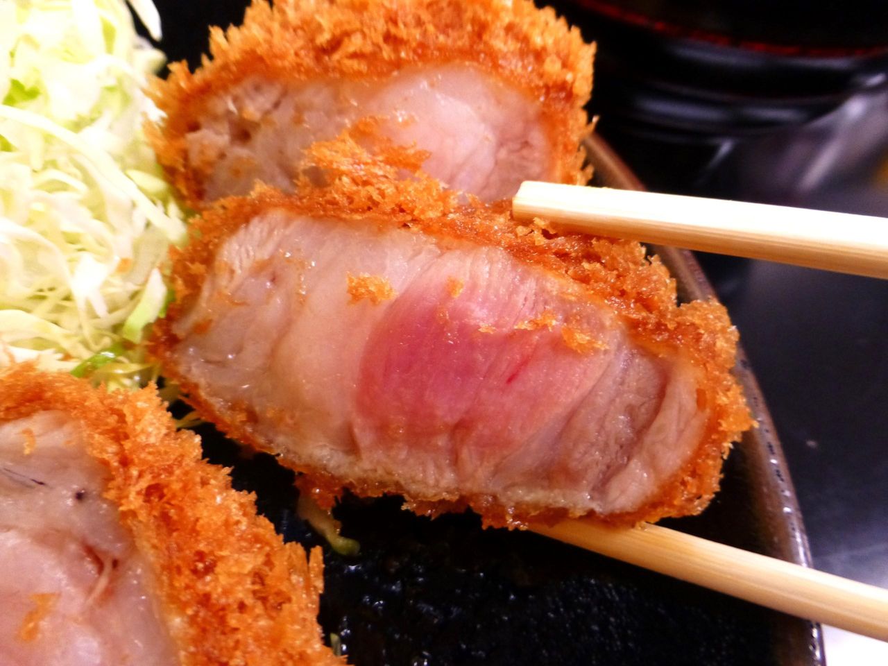 とんかつ 檍 厚さ３センチの上ロースカツは 赤みを帯びたレアの半生状態 Gakudaiの週末はデカ盛り