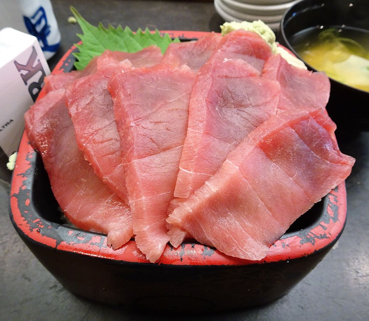 □新宿の「三是寿司」で、デカ盛りマグロ丼！ : gakudaiの週末は  