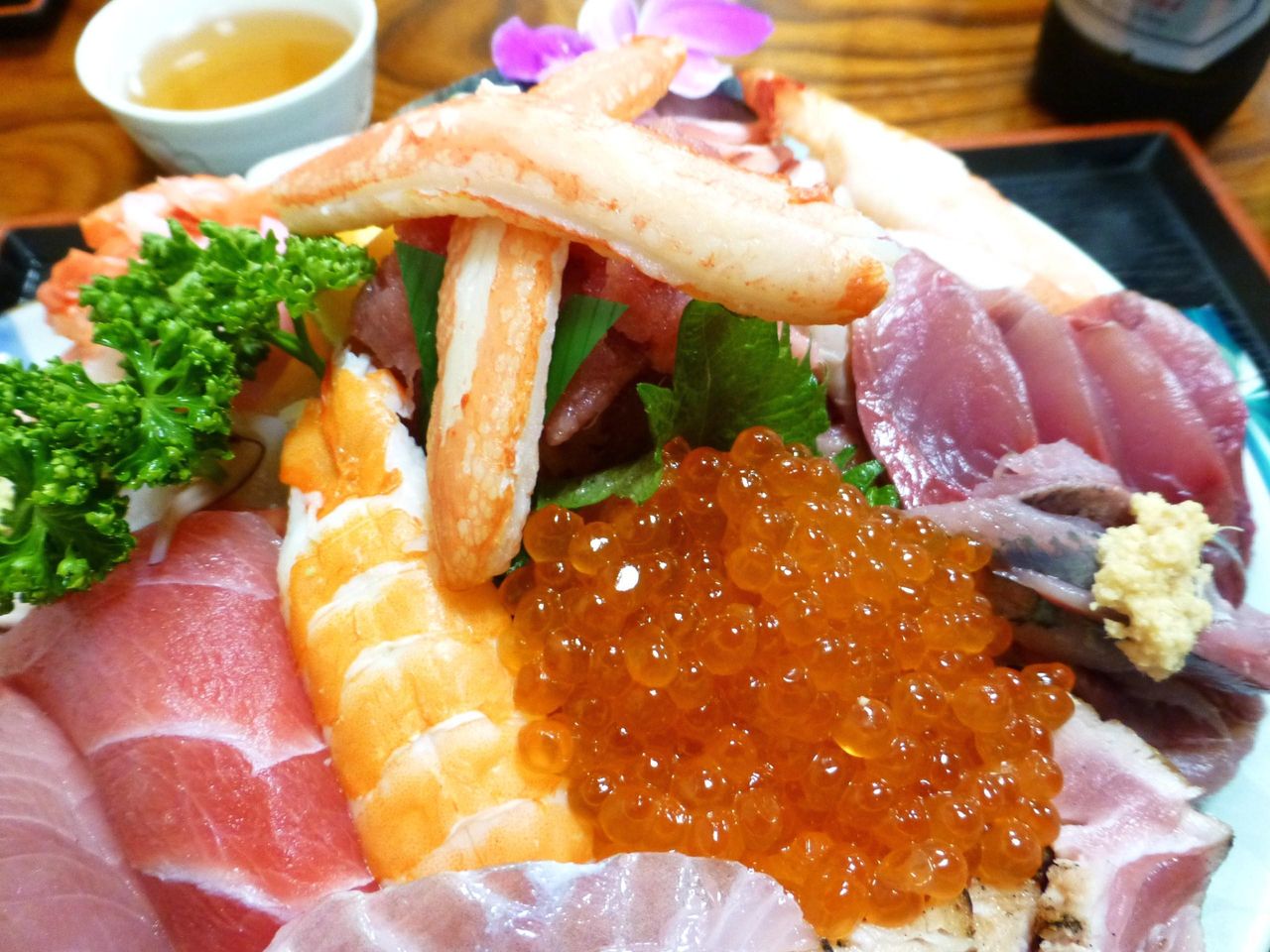 海鮮ネタがキラキラ輝いて、見るからに旨そう!