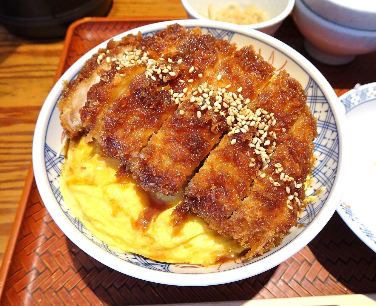 池袋の とんかつは飲み物 で デカ盛りソースかつ丼 Gakudaiの週末はデカ盛り