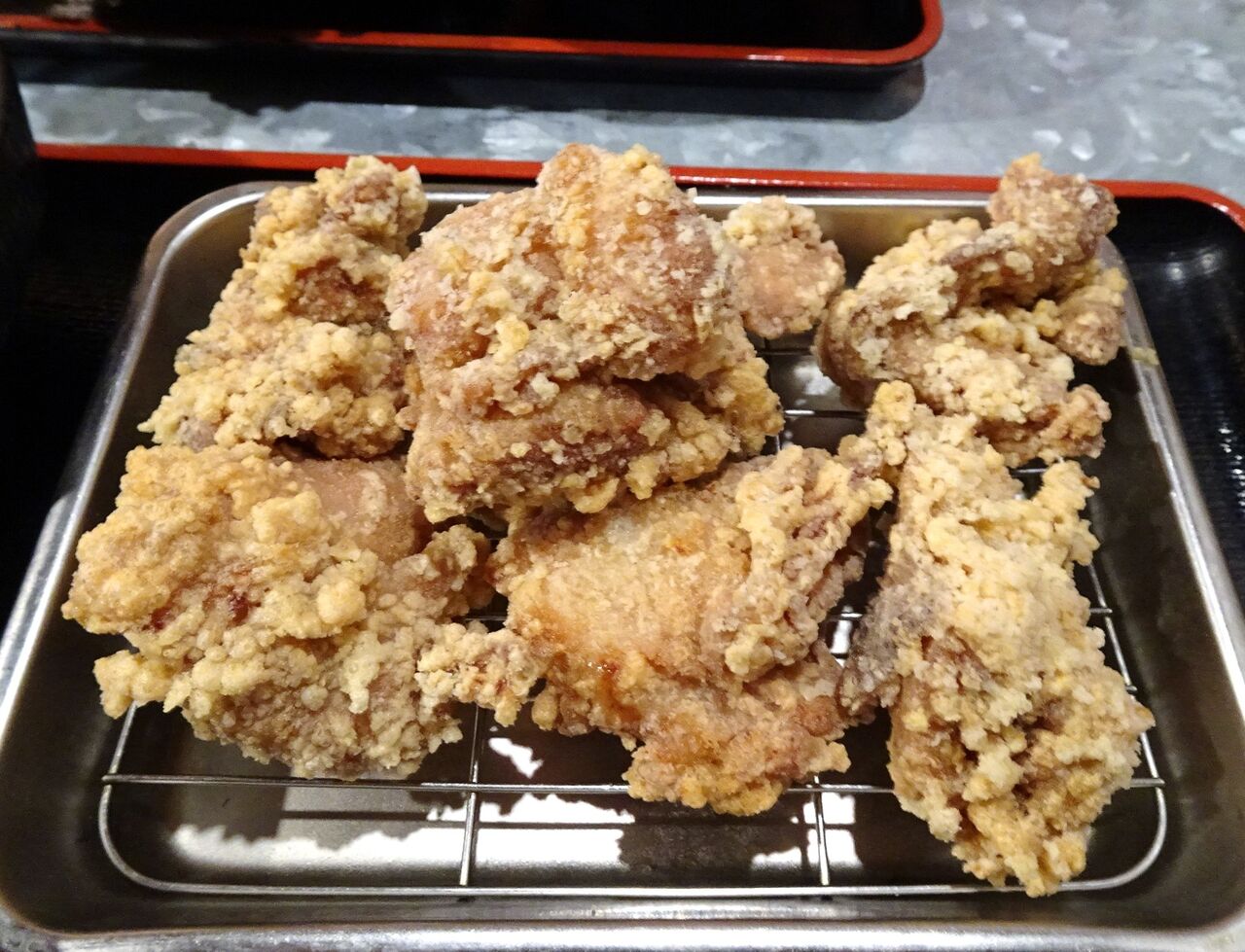 □新宿の「勝男」で、デカ盛り唐揚げ定食！ : gakudaiの週末はデカ盛り！