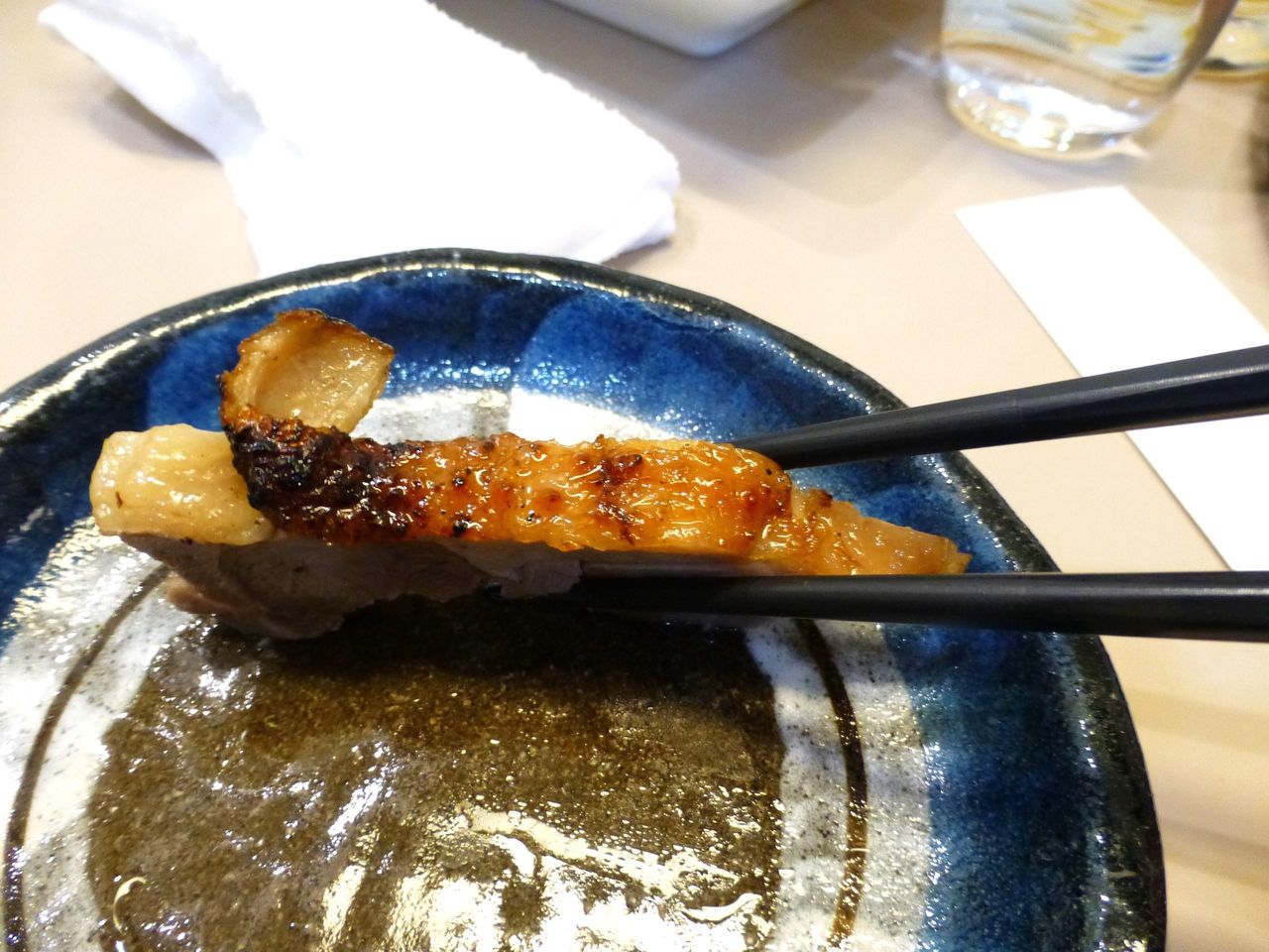 皮の焦げ目が食欲をそそります!