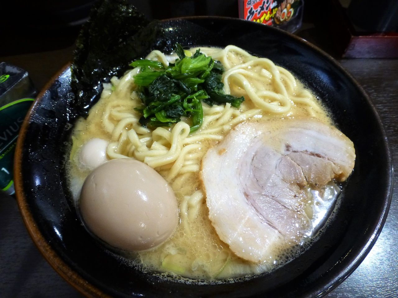 秋葉原の 壱角家 で コスパ最強の横浜家系ラーメン Gakudaiの週末はデカ盛り