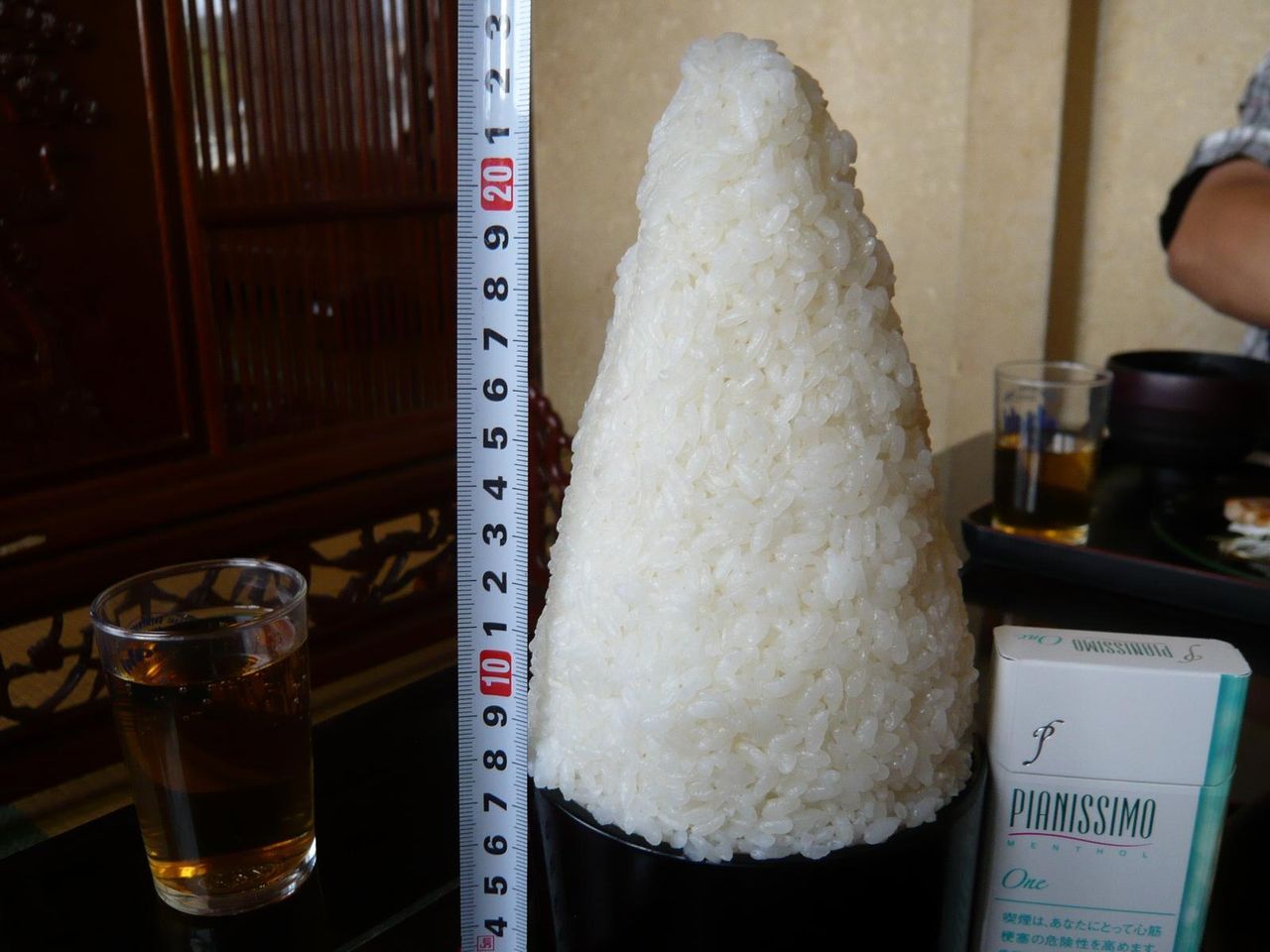 ライス大盛の高さは、なんと・・・23センチ!