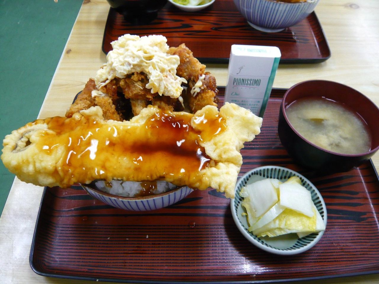 土曜日限定、アゲアゲ丼(大盛サービス)900円