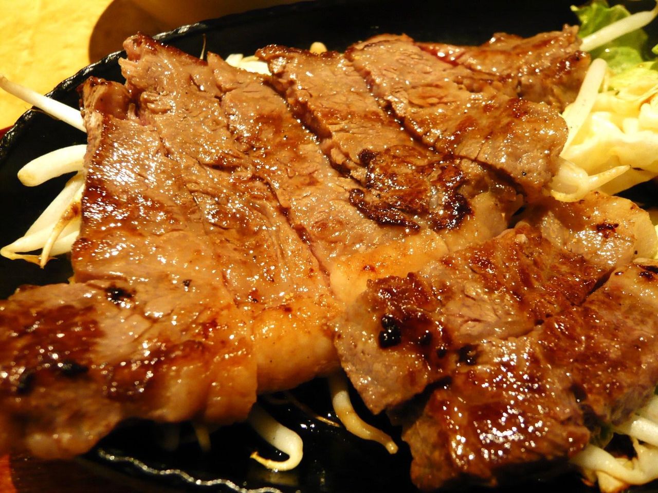 500円で黒毛和牛A5のサーロインランチが食べられます!