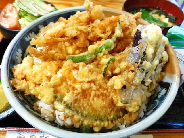 天丼大盛は、迫力満点の盛り付け!