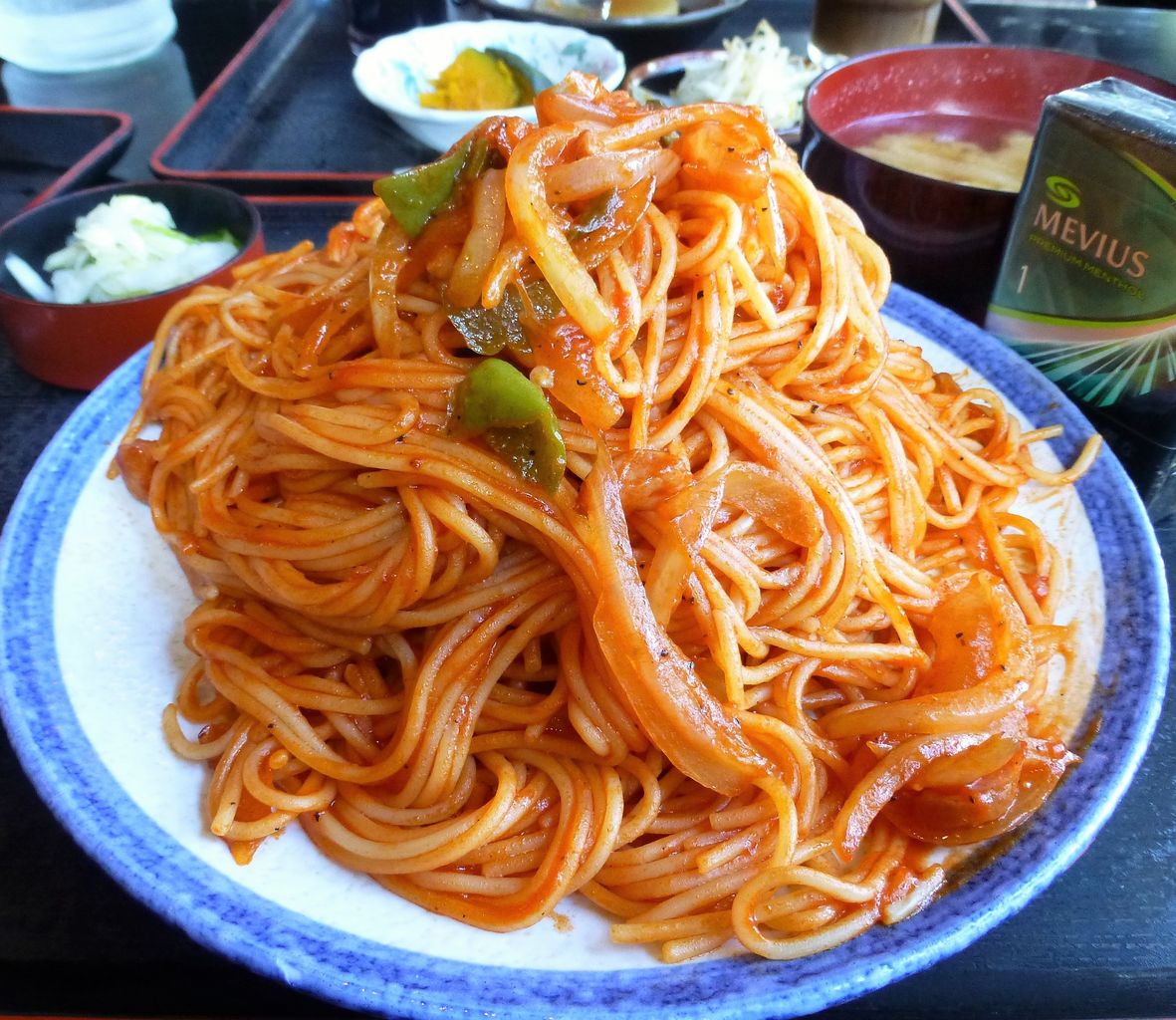 入間市の 古都 で デカ盛りナポリタンセット Gakudaiの週末はデカ盛り