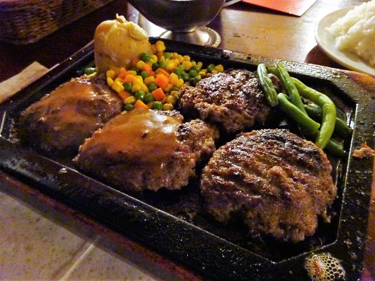 渋谷の ゴールドラッシュ で デカ盛りハンバーグ Gakudaiの週末はデカ盛り 渋谷の ゴールドラッシュ で デカ盛りハンバーグ Gakudaiの週末はデカ盛り