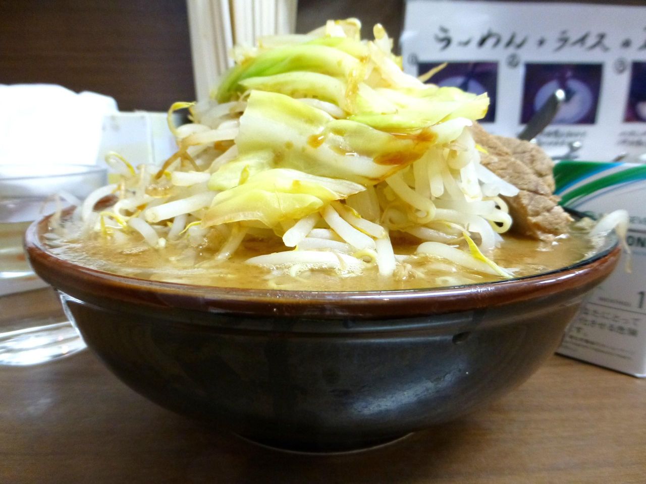 横浜家系 侍 横浜家系で 二郎系のデカ盛りらーめん Gakudaiの週末はデカ盛り 横浜家系 侍 横浜家系で 二郎系のデカ盛りらーめん Gakudaiの週末はデカ盛り