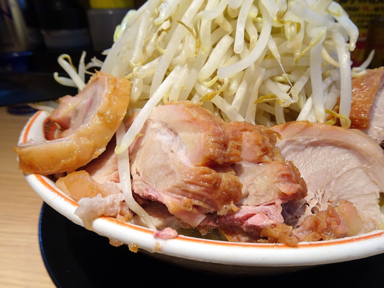 □門前仲町の「ラーメン豚山」で、デカ盛り豚ラーメン！ : gakudaiの週末はデカ盛り！