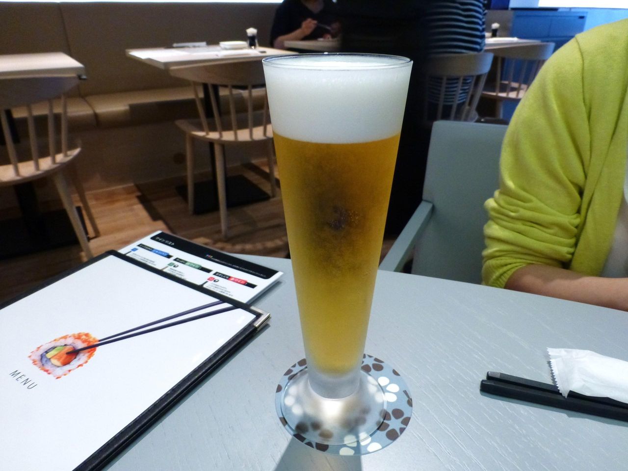 一気に飲み干せそうな生ビール600円