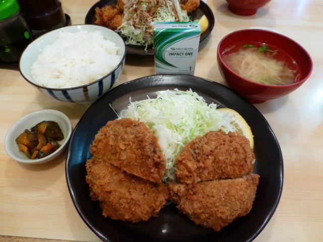 とんかつ三田 日吉のとんかつ三田で オニオンメンチ定食 Gakudaiの週末はデカ盛り