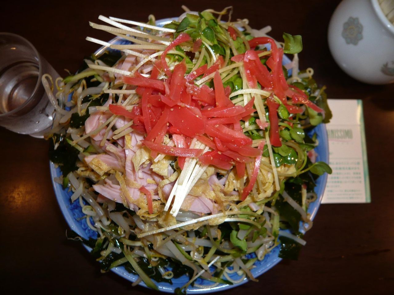 あまりの急傾斜のため、油断すると野菜が崩れ落ちます!