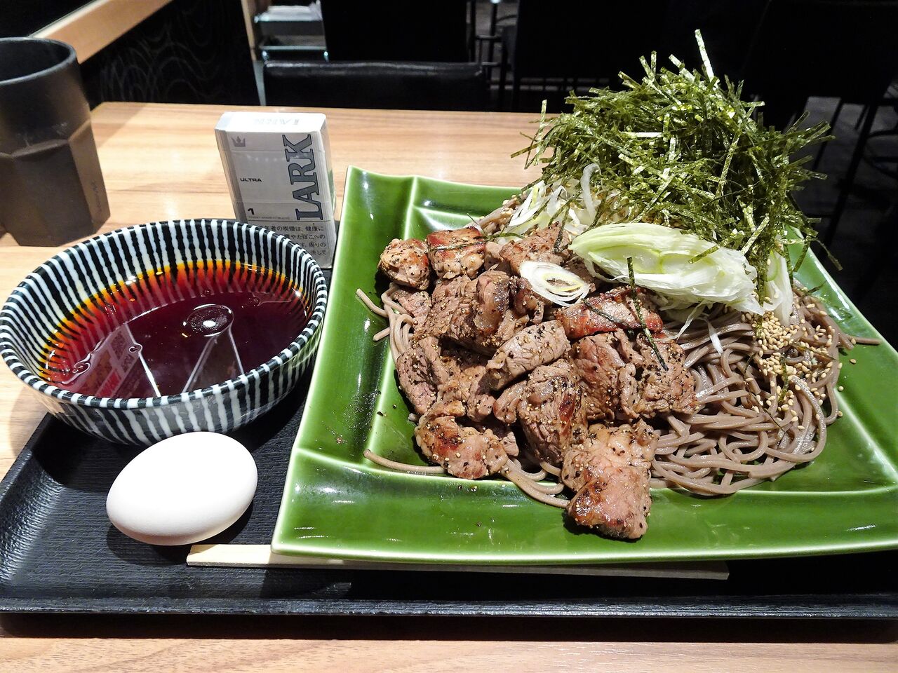 銀座の そば俺のだし で デカ盛りステーキそば Gakudaiの週末はデカ盛り 銀座の そば俺のだし で デカ盛りステーキそば Gakudaiの週末はデカ盛り