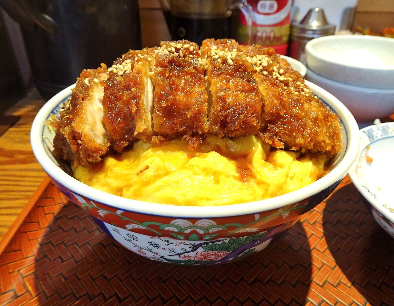 池袋の とんかつは飲み物 で デカ盛りソースかつ丼 Gakudaiの週末はデカ盛り
