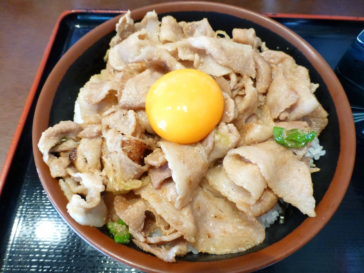 コスパは今イチ!スタミナ丼メガ盛り820円!