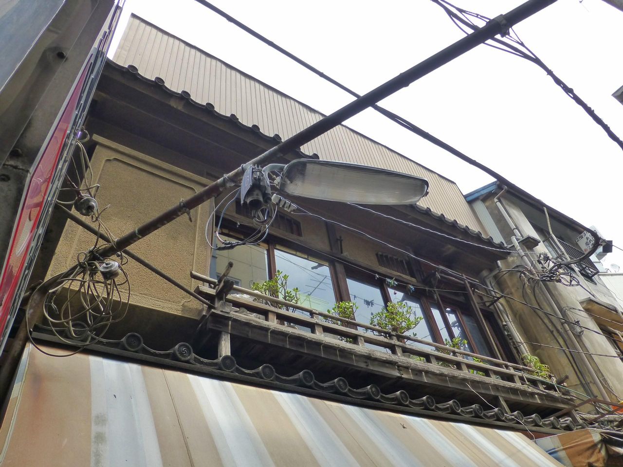 2階席の外観は、かなり老朽化しています!