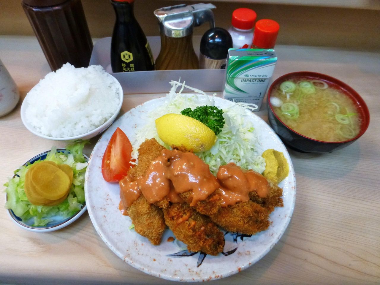 丸八とんかつ支店のカキフライ定食1,100円