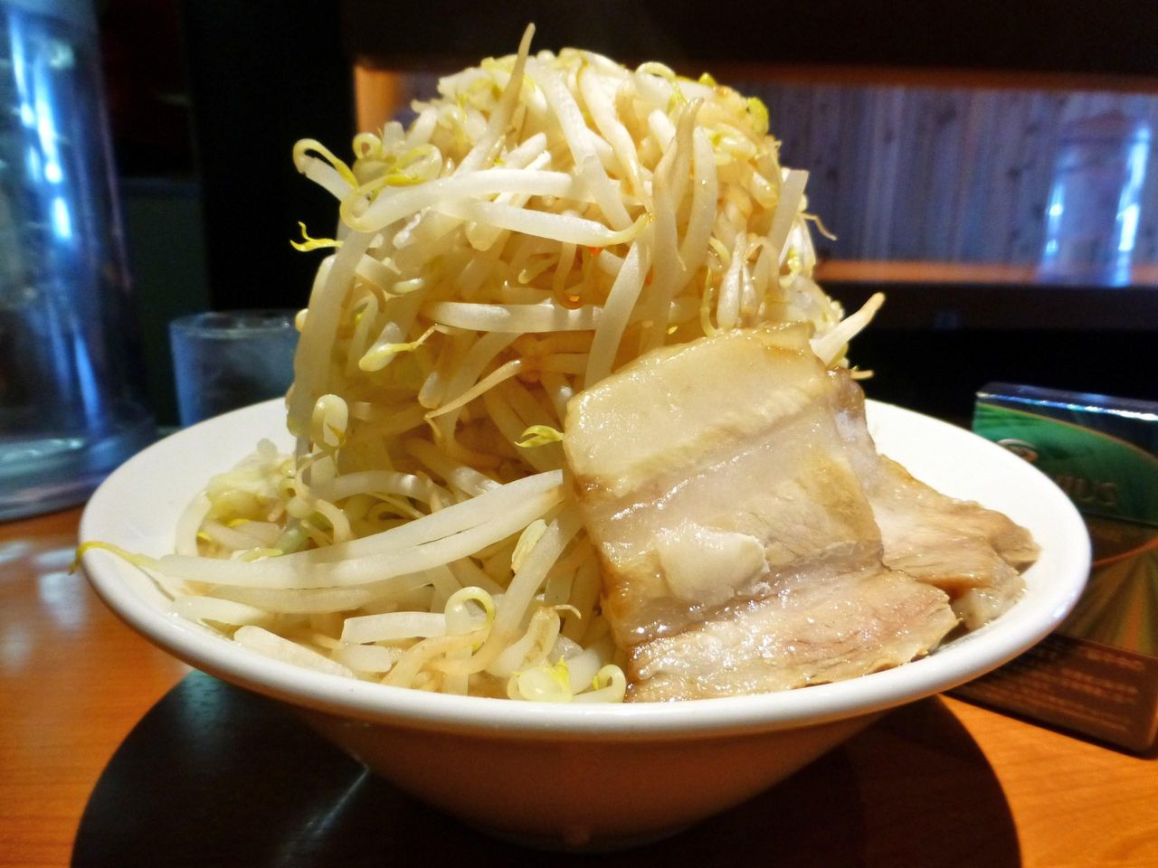 超高層野菜タワーの高さは、なんと20センチ!