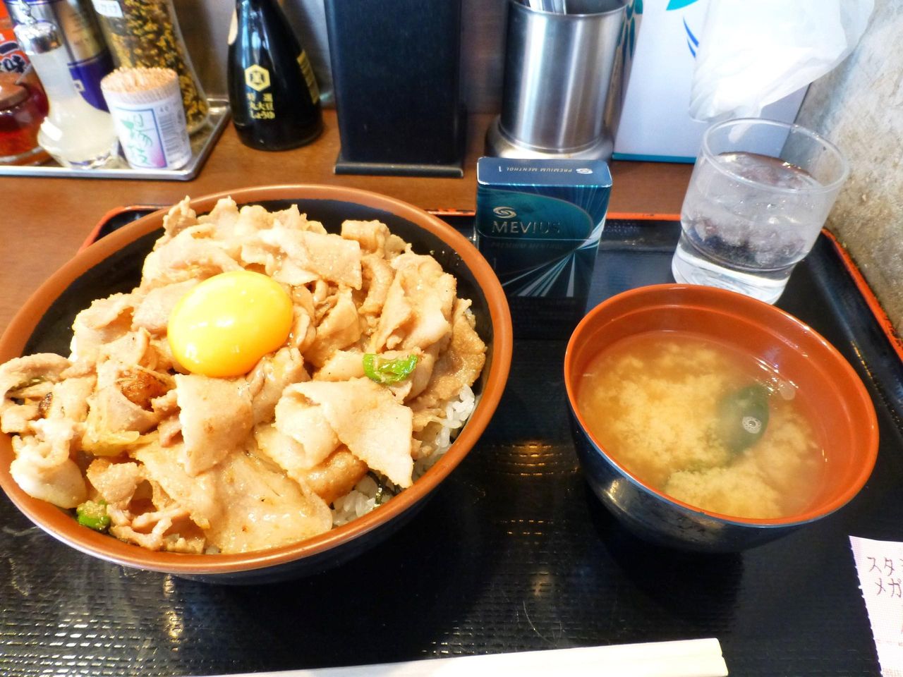 名物スタミナ丼(メガ盛)820円