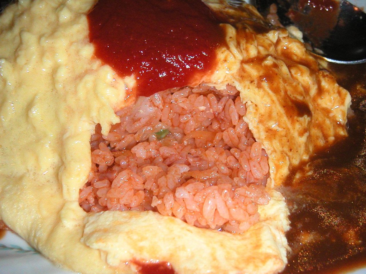 卵はとろとろ、あっさり薄味です。