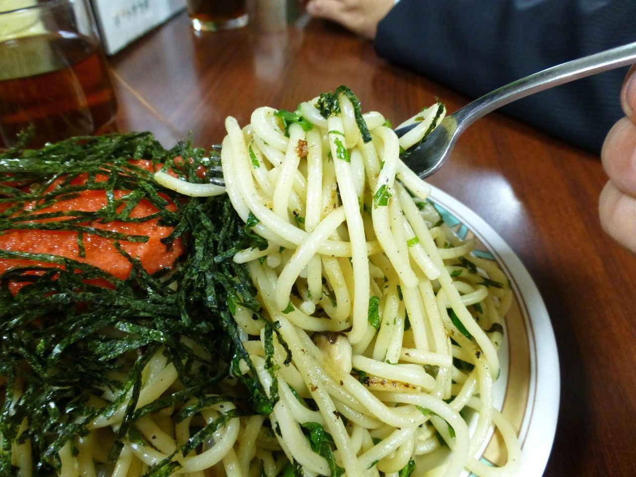 太めの麺は、塩で炒めてあり、そのままでも美味しい!