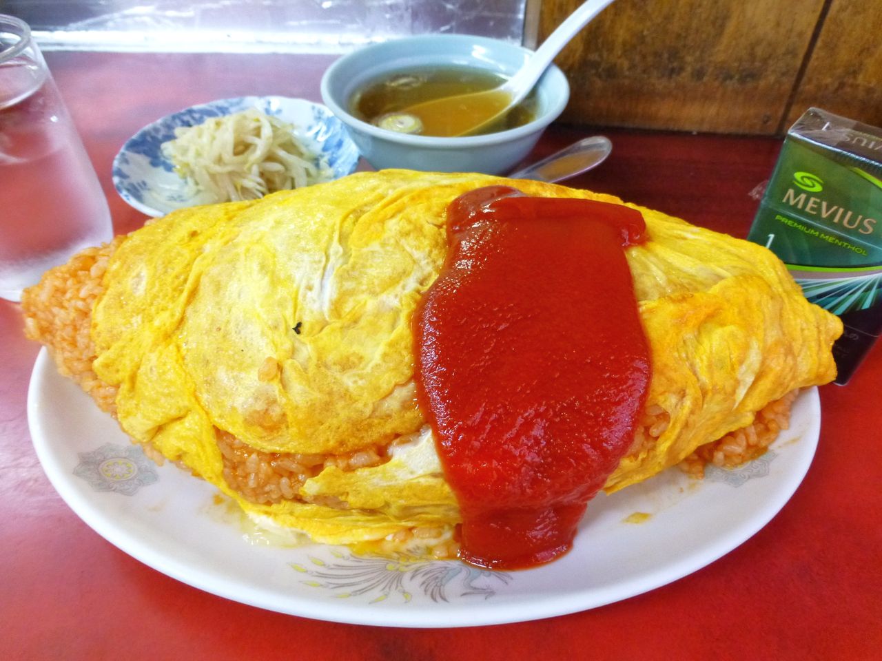 渋谷の 仙台や で デカ盛りオムライス Gakudaiの週末はデカ盛り