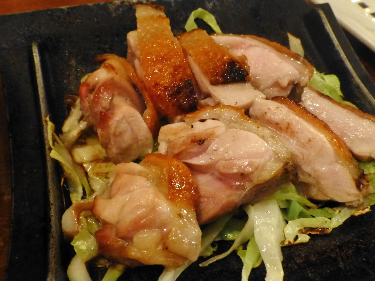 天草大王のモモ肉の瓦焼き