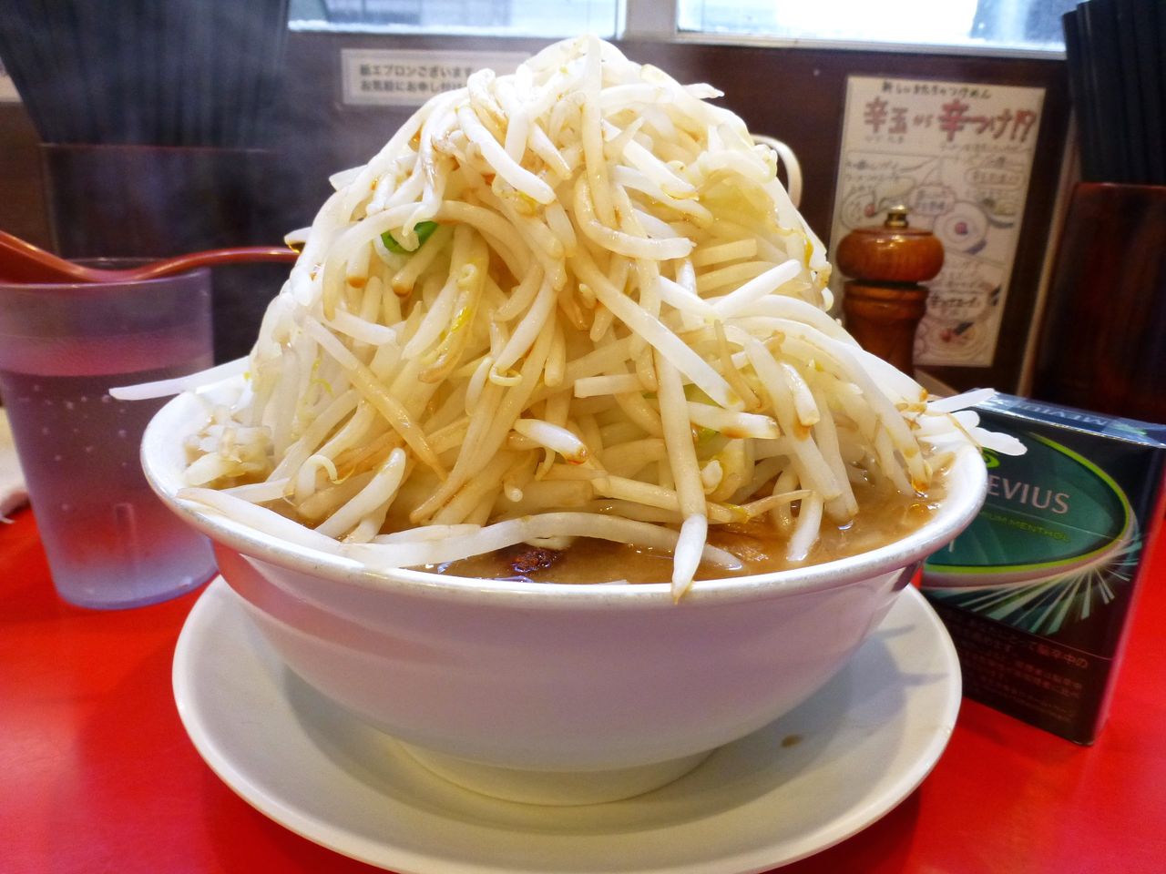 □神保町の「用心棒」で、超高層野菜タワーラーメン！ : gakudaiの週末