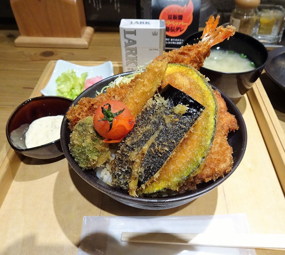 神保町の タレカツ で デカ盛りタレカツ丼 Gakudaiの週末はデカ盛り 神保町の タレカツ で デカ盛りタレカツ丼 Gakudaiの週末はデカ盛り