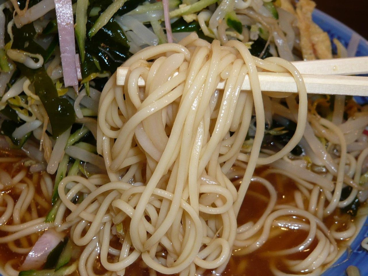 甘酸っぱいスープが食欲をそそります!