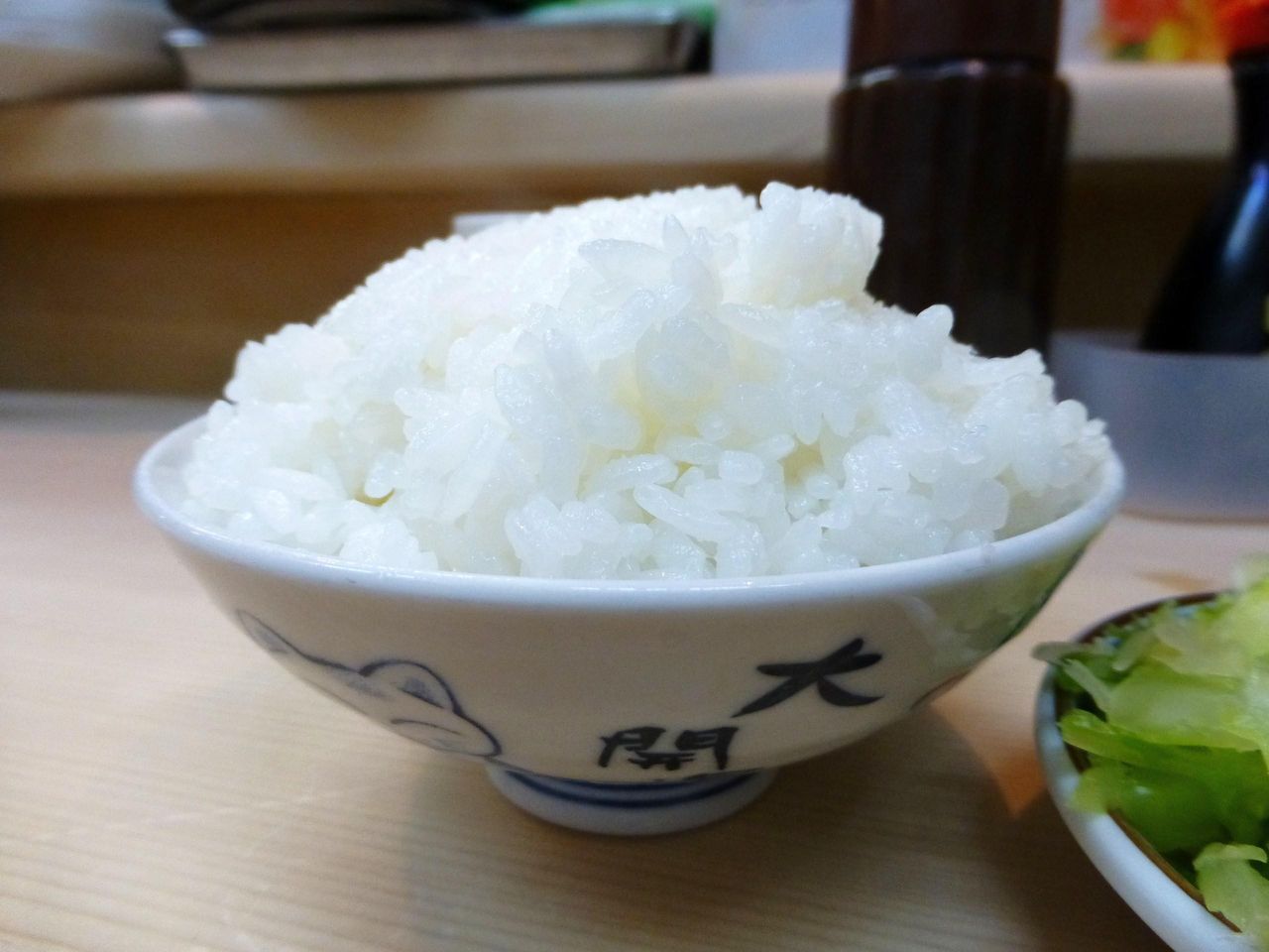 ライスはこれで普通盛り!しかも2杯目まで無料なのだ!
