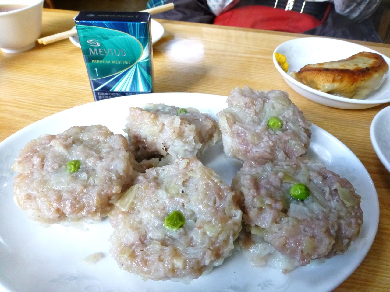 ミカンより大きいデカ盛りシューマイ!