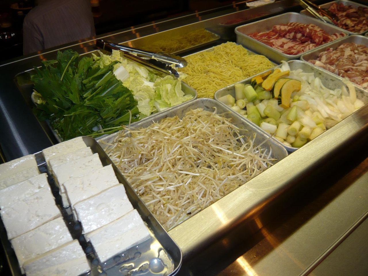 野菜、豆腐、中華麺も揃っています!