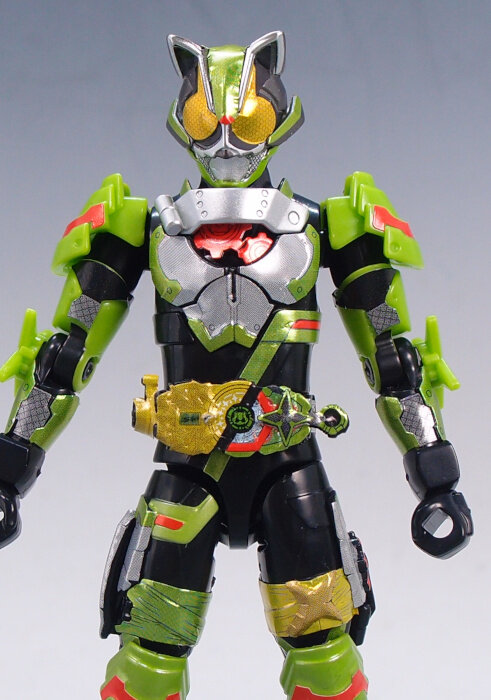 装動 仮面ライダーギーツ ID 4 Feat. 装動 仮面ライダーリバイス