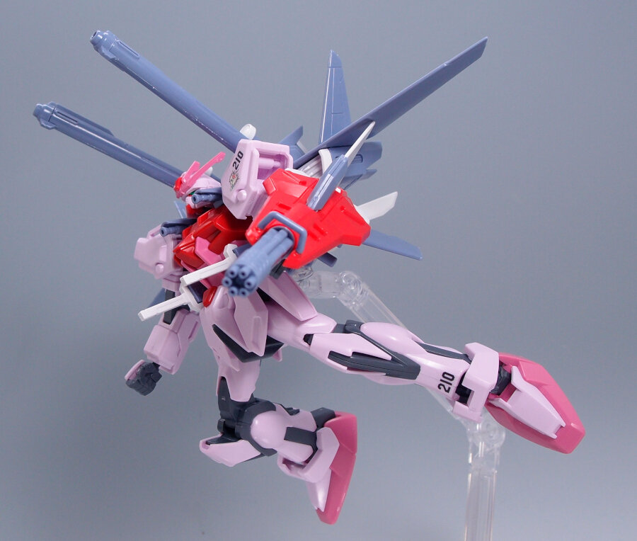 HG ストライクルージュ+I.W.S.P. : G-01格納庫2(仮) HG ストライクルージュ+I.W.S.P. : G-01格納庫2(仮)