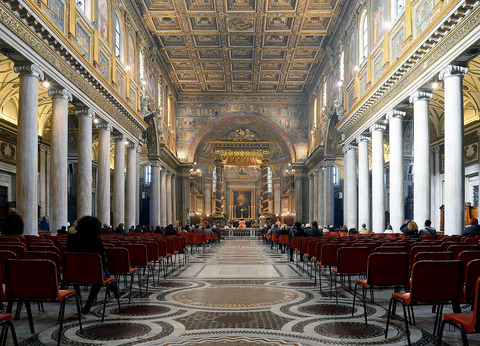 Interior_of_Santa_Maria_Maggiore_(Rome) wiki