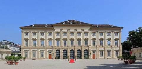 1200px-Alsergrund_(Wien)_-_Palais_Liechtenstein_(Fürstengasse)