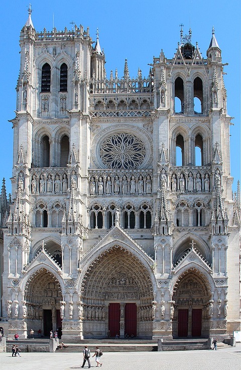 800px-0_Amiens_-_Cathédrale_Notre-Dame_(1)wiki