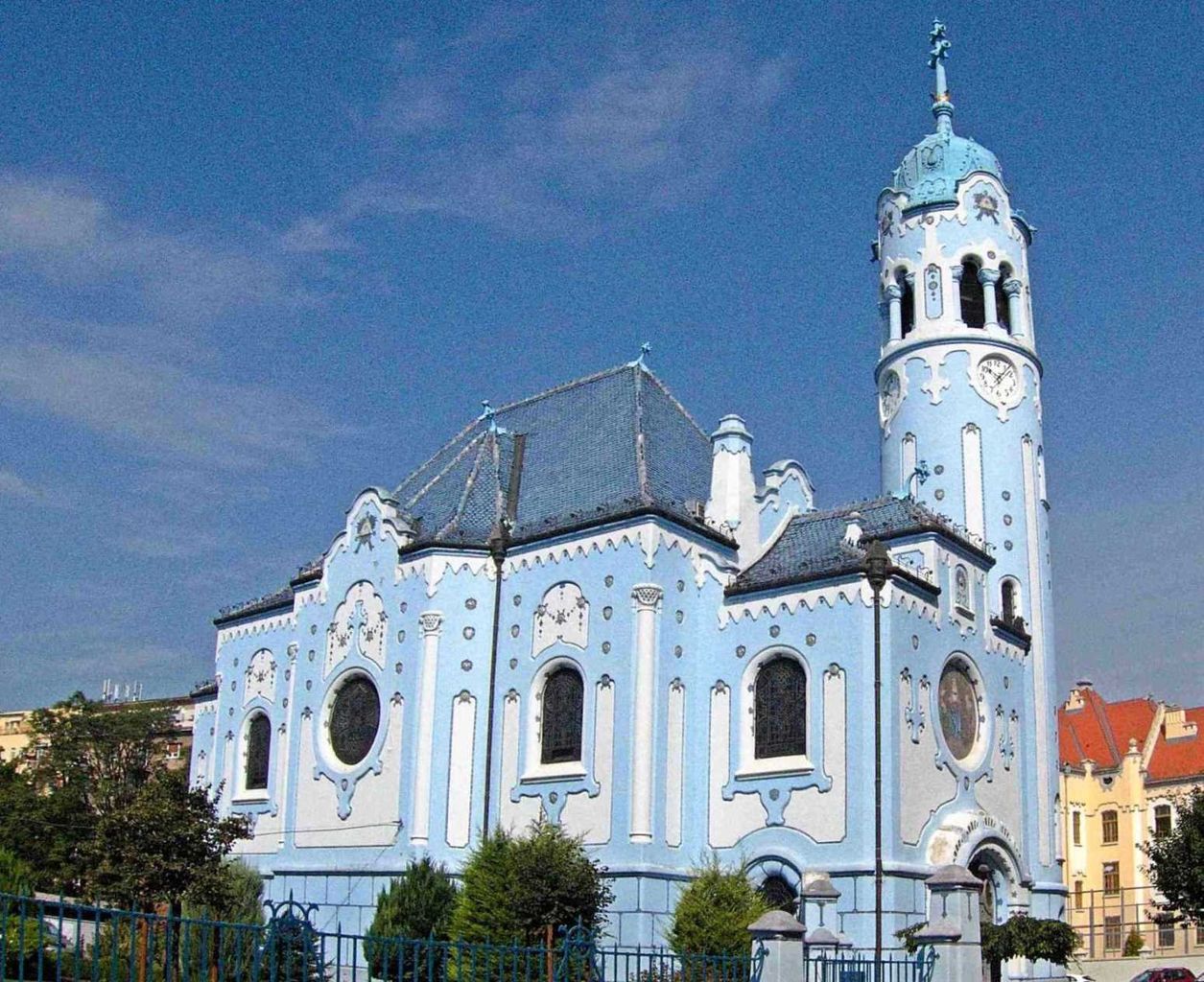 青い教会 聖エリザベート教会 世界美術館巡り旅 青い教会 聖エリザベート教会 世界美術館巡り旅