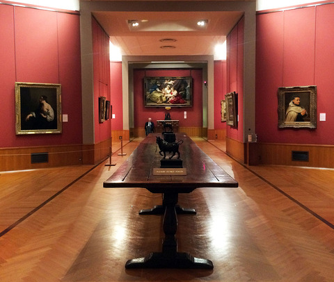 1024px-Barber_Institute_Interior wiki