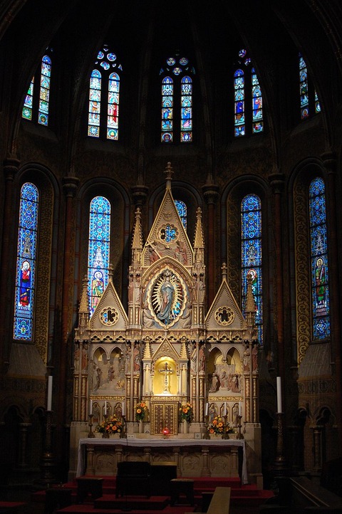 800px-Matthias_Church_Inside wiki