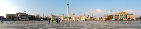 1920px-Heroes_Square_Budapest_2010_02