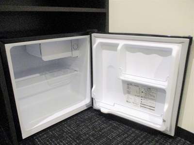 【動画】チー牛、ホテルの冷蔵庫にブチギレ「ｺﾚｯ…ｱﾉｫ～…ﾜｶﾘﾏｽ?」