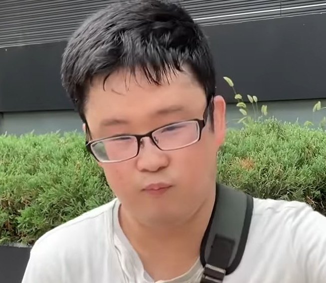 【悲報】syamuさんの”自伝小説”、微修正だらけで意味不明になる